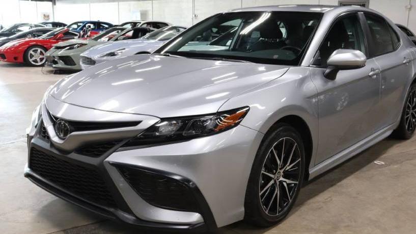 TOYOTA CAMRY 2021 4T1G11AK4MU562592 image