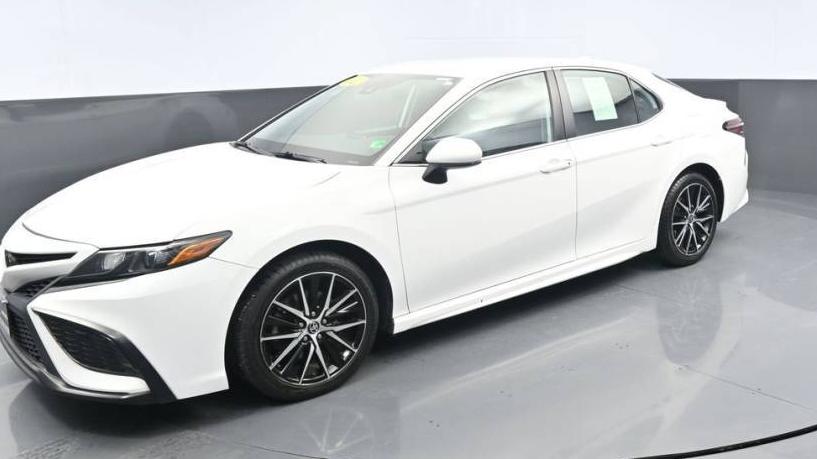 TOYOTA CAMRY 2021 4T1G11AK0MU481203 image