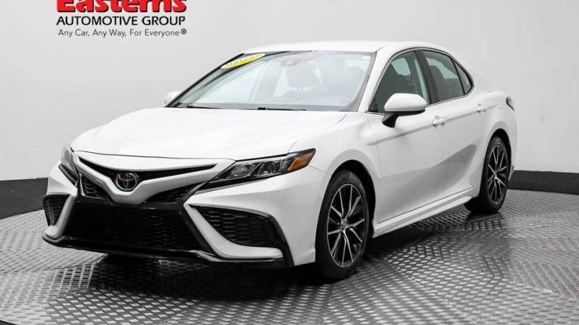 TOYOTA CAMRY 2021 4T1G11AK0MU453966 image