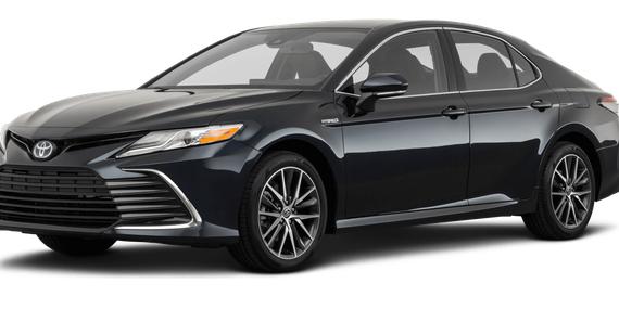 TOYOTA CAMRY 2021 4T1C11AK0MU556142 image