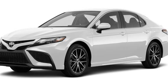 TOYOTA CAMRY 2021 4T1G11AK6MU408885 image