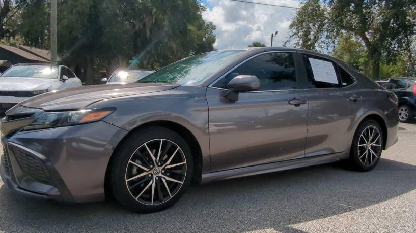 TOYOTA CAMRY 2021 4T1G11AK5MU437276 image