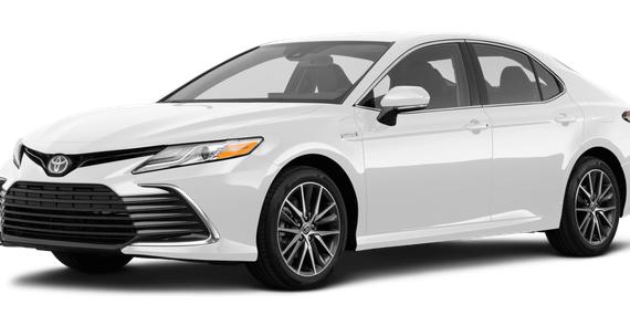 TOYOTA CAMRY 2021 4T1C11AK9MU405638 image