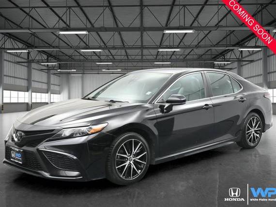 TOYOTA CAMRY 2021 4T1G11AK0MU477376 image