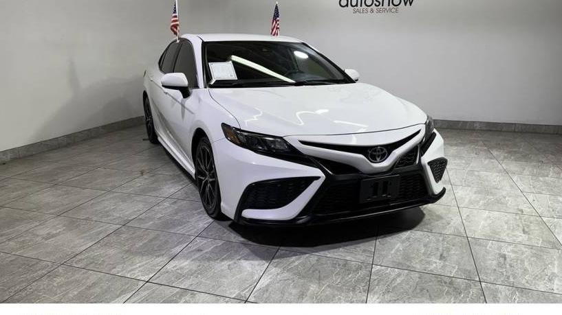 TOYOTA CAMRY 2021 4T1G11AK7MU415361 image