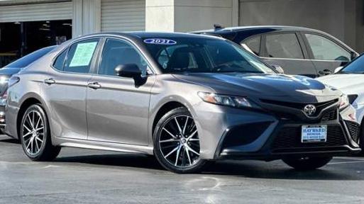 TOYOTA CAMRY 2021 4T1G11AKXMU585648 image