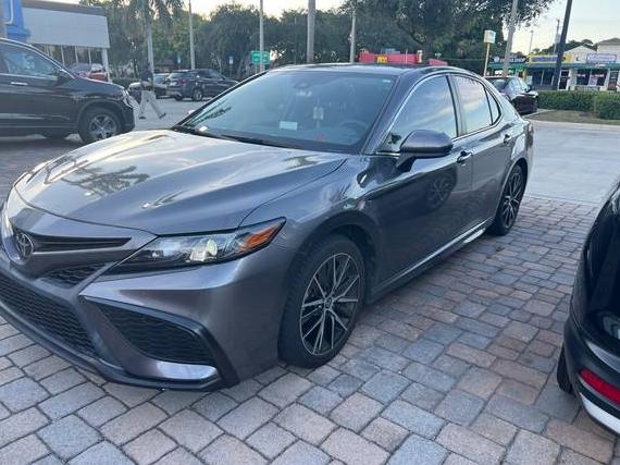 TOYOTA CAMRY 2021 4T1G11AKXMU557347 image