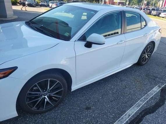 TOYOTA CAMRY 2021 4T1G11AK3MU579965 image