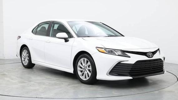 TOYOTA CAMRY 2021 4T1C11AKXMU548923 image