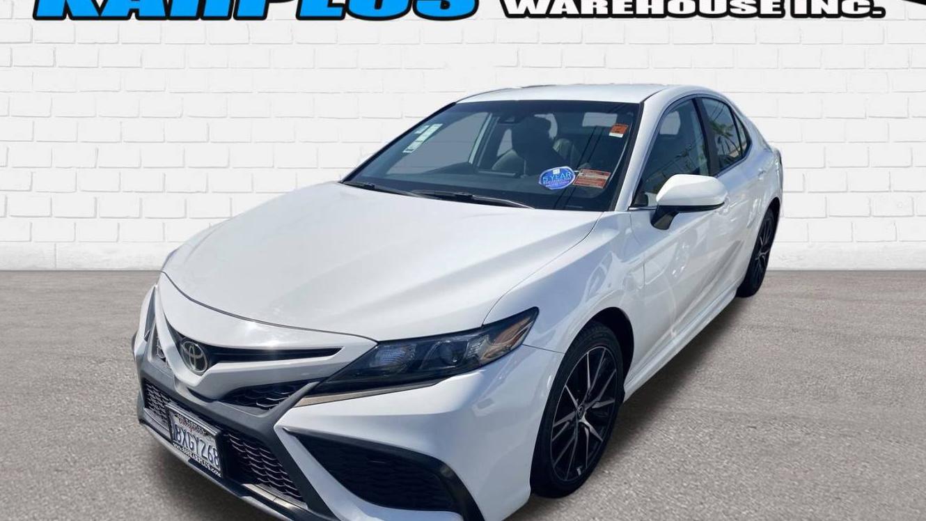 TOYOTA CAMRY 2021 4T1G11AK0MU470606 image