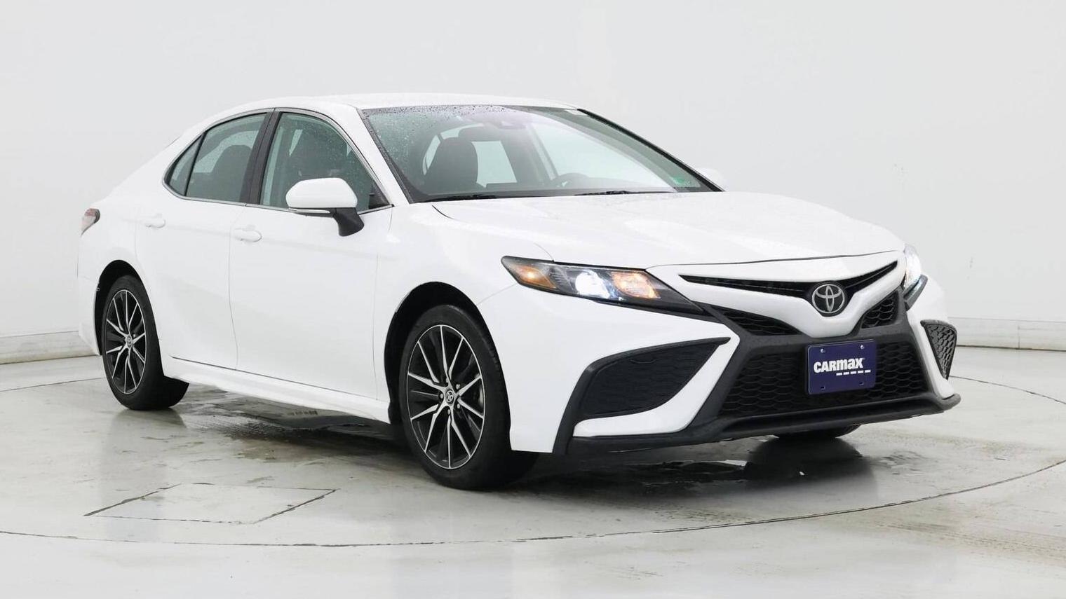 TOYOTA CAMRY 2024 4T1G11AK2RU888060 image