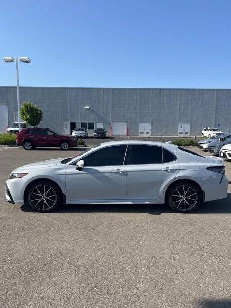 TOYOTA CAMRY 2024 4T1G11AK0RU189770 image