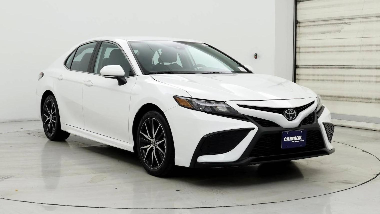 TOYOTA CAMRY 2024 4T1G11AK7RU857676 image