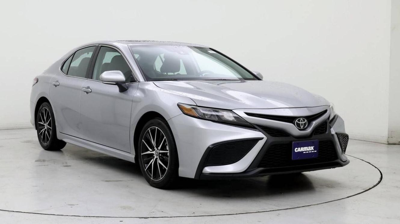 TOYOTA CAMRY 2024 4T1T11AK3RU852697 image