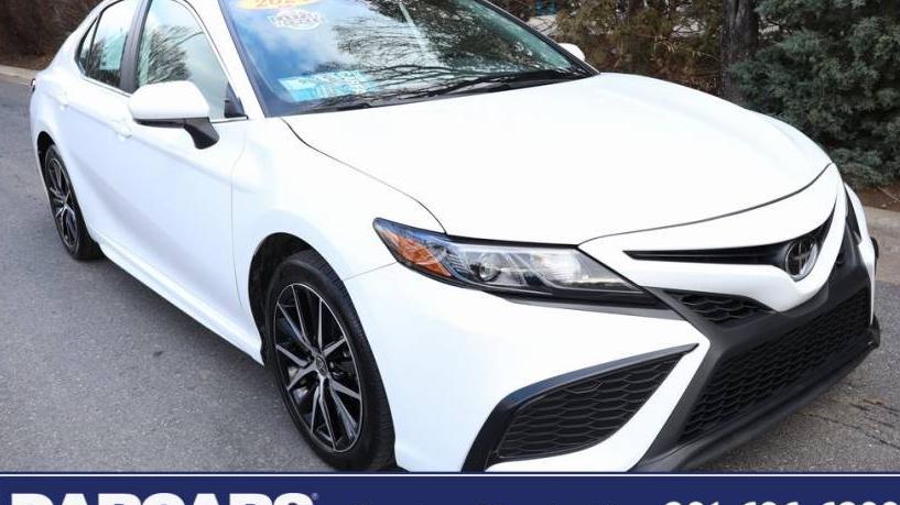 TOYOTA CAMRY 2024 4T1G11AKXRU889943 image