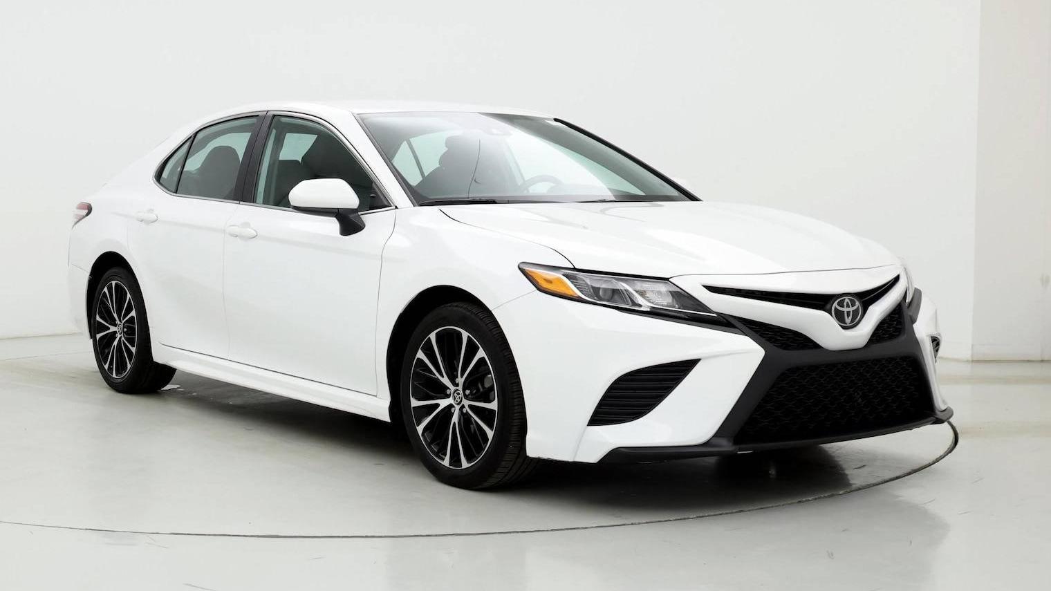 TOYOTA CAMRY 2020 4T1G11AKXLU504565 image