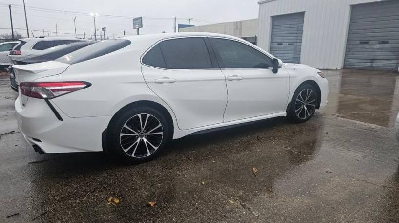 TOYOTA CAMRY 2020 4T1G11AK7LU871617 image