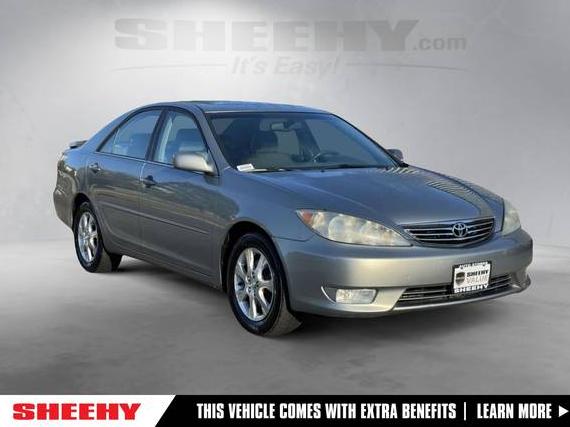 TOYOTA CAMRY 2005 4T1BF30K45U600008 image