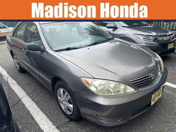 TOYOTA CAMRY 2005 4T1BE32KX5U957211 image