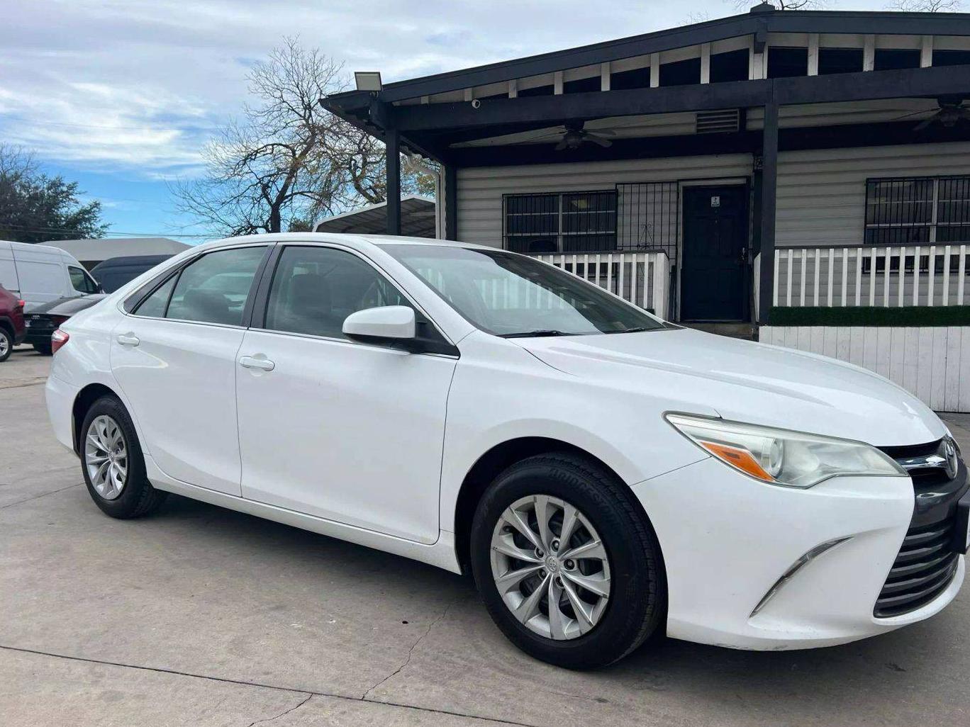 TOYOTA CAMRY 2015 4T4BF1FK0FR452894 image