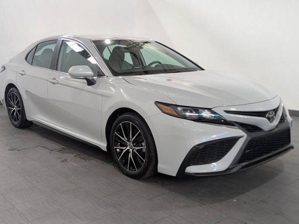 TOYOTA CAMRY 2022 4T1T11BK1NU059620 image