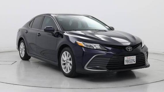 TOYOTA CAMRY 2022 4T1C11AK8NU696988 image