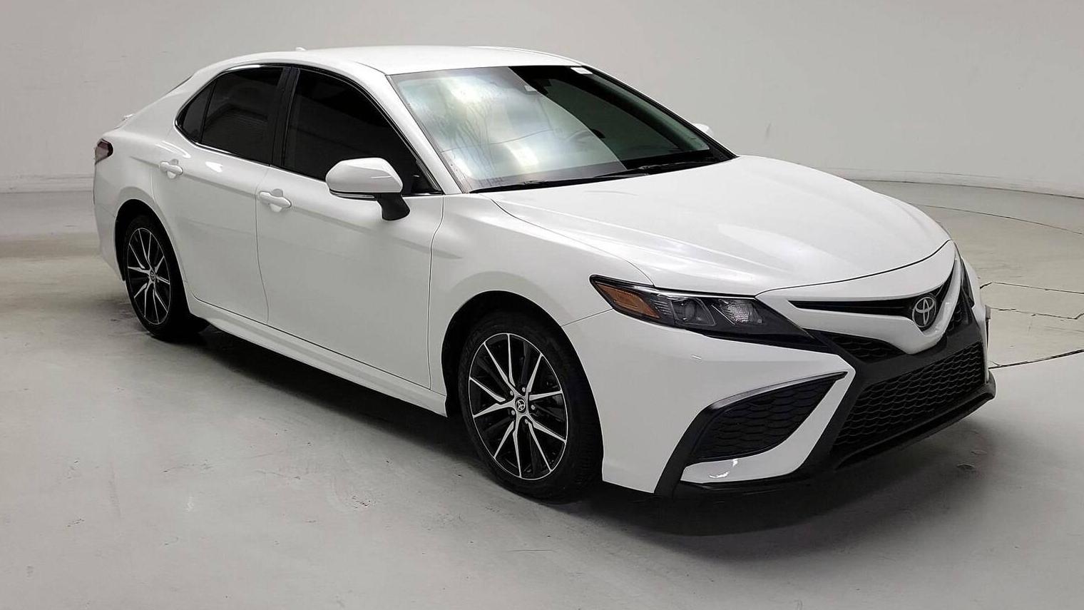 TOYOTA CAMRY 2022 4T1G11AK5NU051734 image