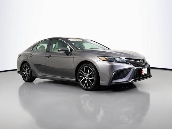 TOYOTA CAMRY 2022 4T1G11BK0NU072053 image