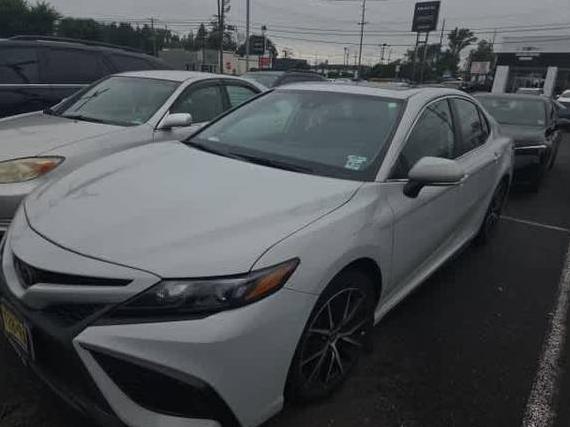 TOYOTA CAMRY 2022 4T1G11BK2NU066917 image
