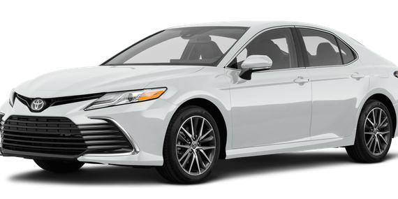 TOYOTA CAMRY 2022 4T1C11AK2NU049731 image