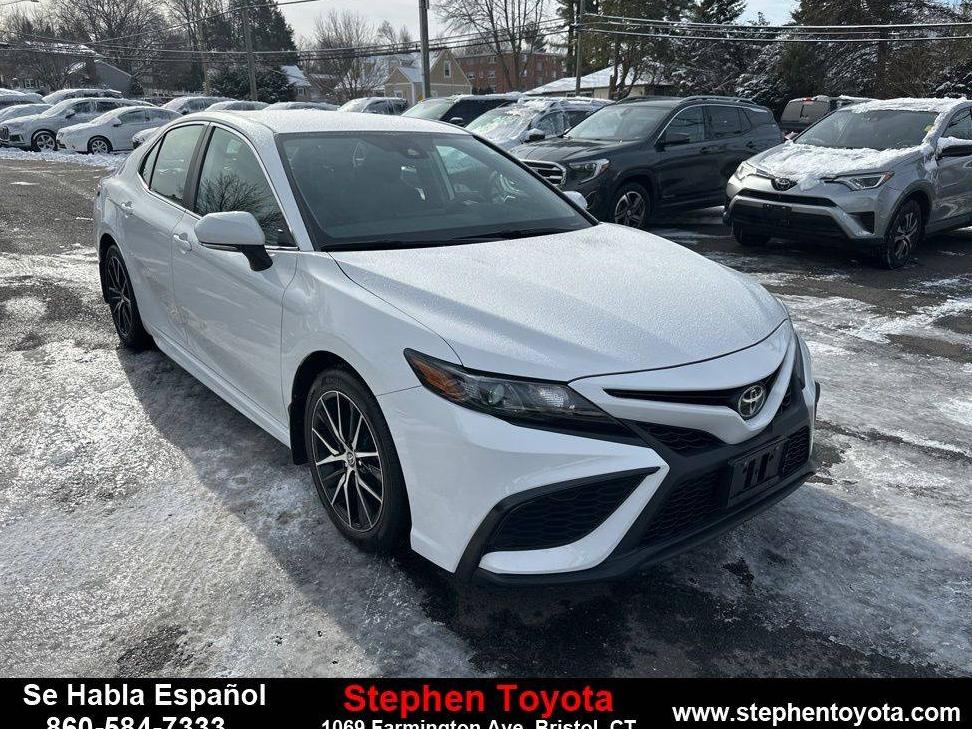 TOYOTA CAMRY 2022 4T1G11BK2NU047915 image