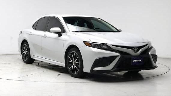TOYOTA CAMRY 2022 4T1T11AKXNU010353 image
