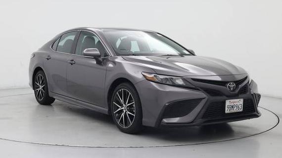 TOYOTA CAMRY 2022 4T1T11AKXNU060637 image