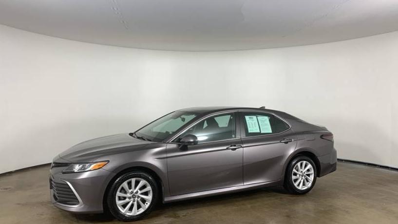 TOYOTA CAMRY 2022 4T1C11AK1NU665565 image