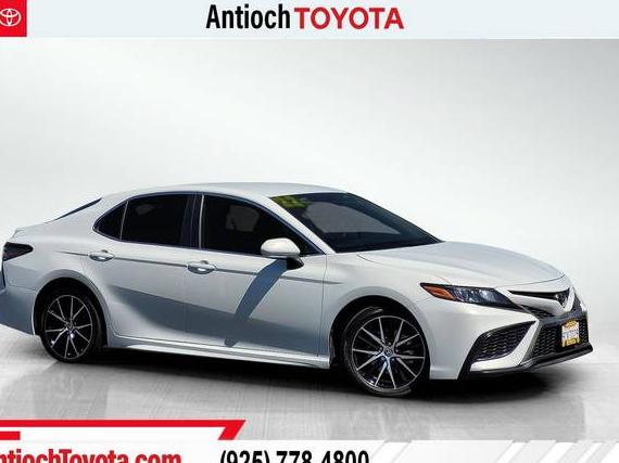 TOYOTA CAMRY 2022 4T1G11AK1NU069812 image