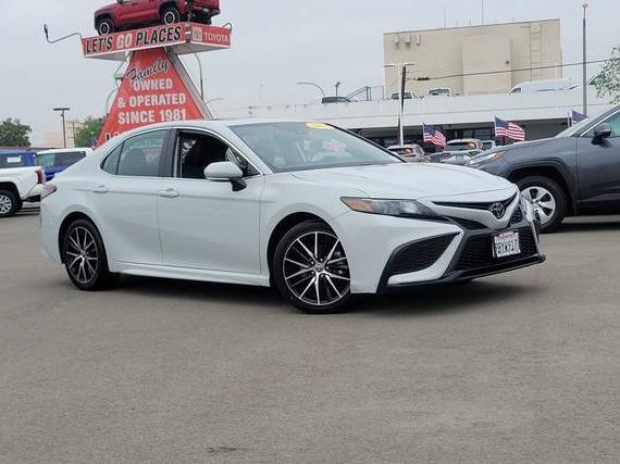 TOYOTA CAMRY 2022 4T1T11AK1NU062857 image