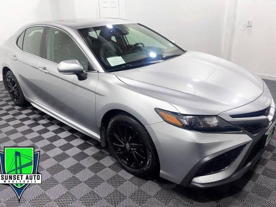 TOYOTA CAMRY 2022 4T1G11AK3NU704447 image