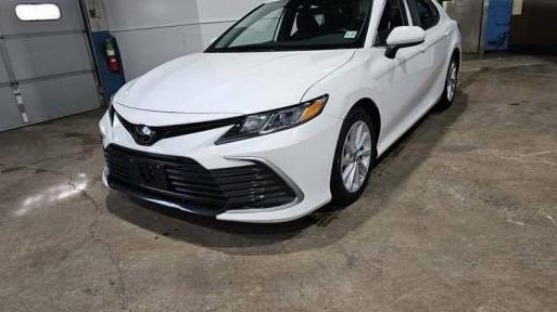 TOYOTA CAMRY 2022 4T1C11AKXNU660817 image