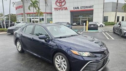 TOYOTA CAMRY 2022 4T1C11AK1NU698243 image