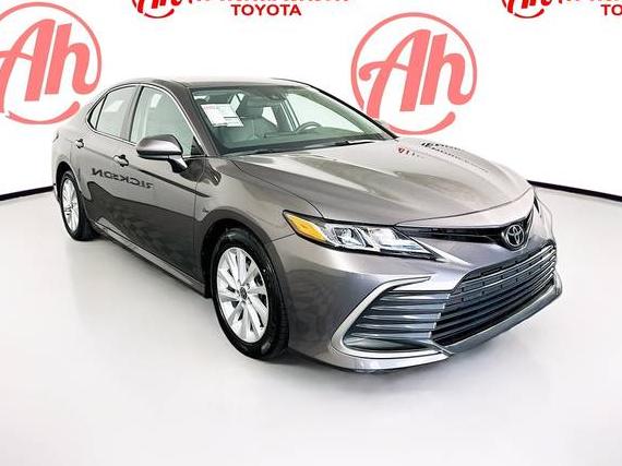 TOYOTA CAMRY 2022 4T1C11AK2NU713879 image