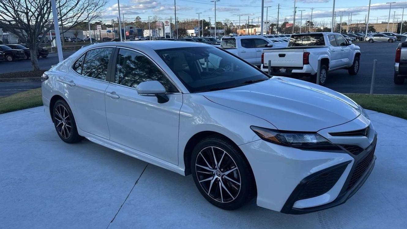 TOYOTA CAMRY 2022 4T1G11AK7NU024969 image