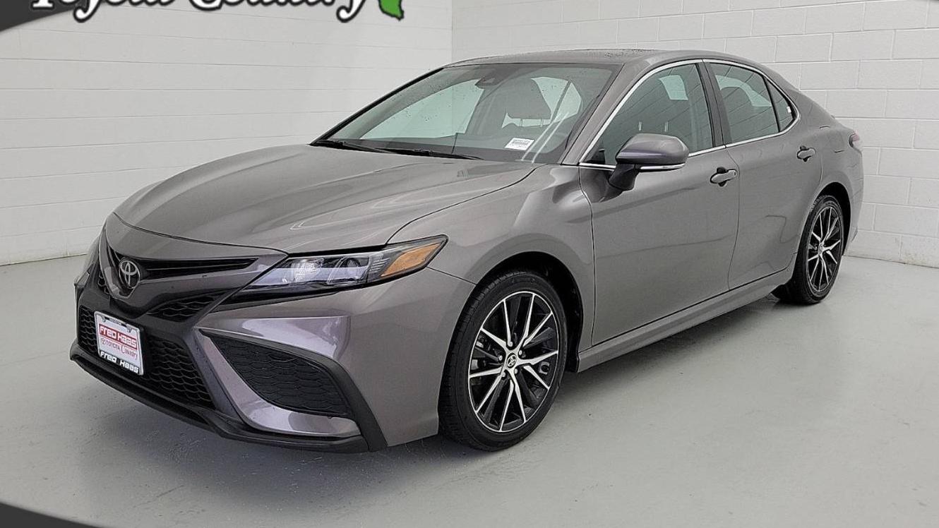 TOYOTA CAMRY 2022 4T1G11AK0NU676137 image