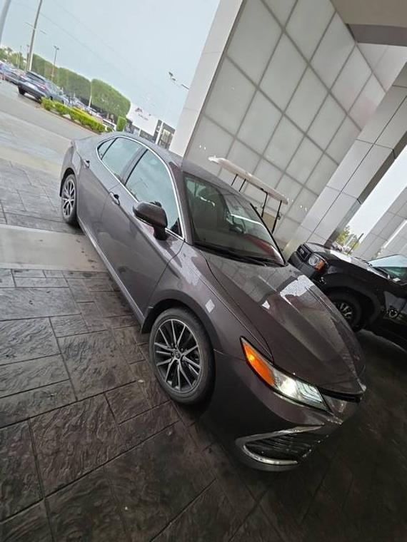 TOYOTA CAMRY 2022 4T1F11AK2NU716018 image