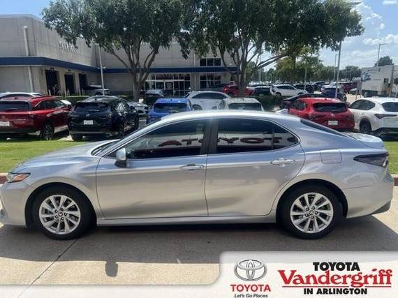 TOYOTA CAMRY 2022 4T1C11AK2NU647608 image