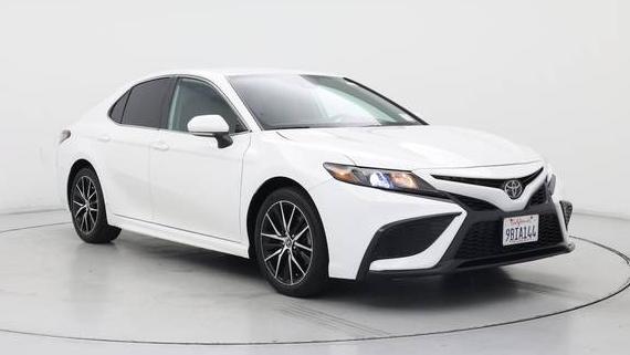 TOYOTA CAMRY 2022 4T1G11AK3NU696382 image