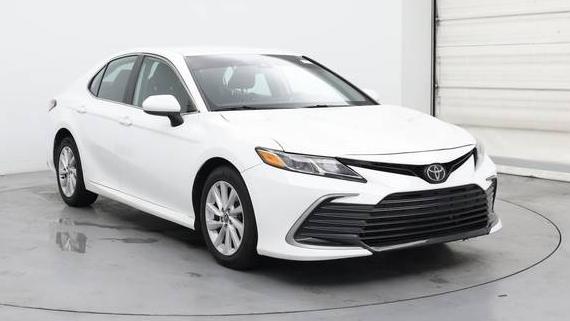 TOYOTA CAMRY 2022 4T1C11AK1NU667106 image