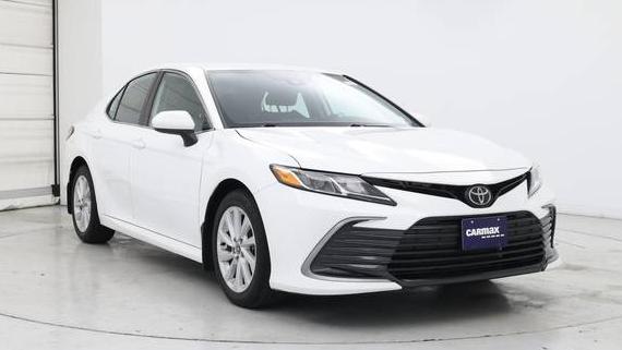 TOYOTA CAMRY 2022 4T1C11AK9NU708680 image