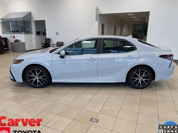 TOYOTA CAMRY 2022 4T1G11AKXNU003730 image