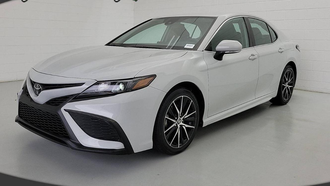 TOYOTA CAMRY 2022 4T1G11AK4NU004114 image