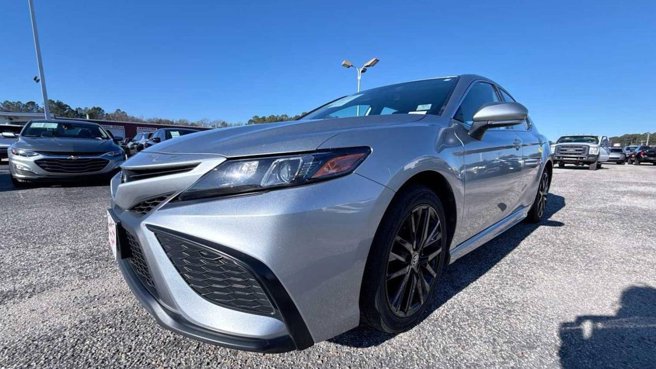 TOYOTA CAMRY 2022 4T1G11AK0NU714191 image